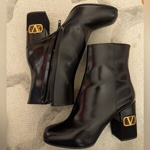 Valentino Heritage Black Boots!